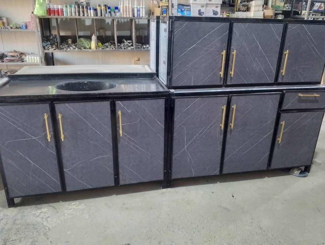 سلام عليكم ورحمه الله
كاونترات جدد غير مستخدم 
السعر واحد 350
ابي غريب شارع سكلات 
اتصال على رقم ***********

***********
