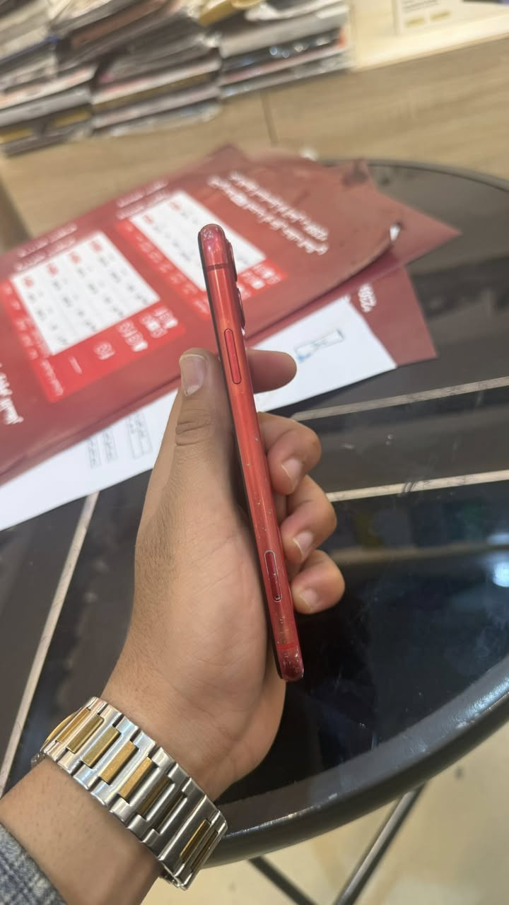 سلام عليكم 11 عادي ذاكره 256 بطاريه 66 جهاز فقط ‏مستبدر شاشة سعره 165 قفل عنوان سيديه ***********
