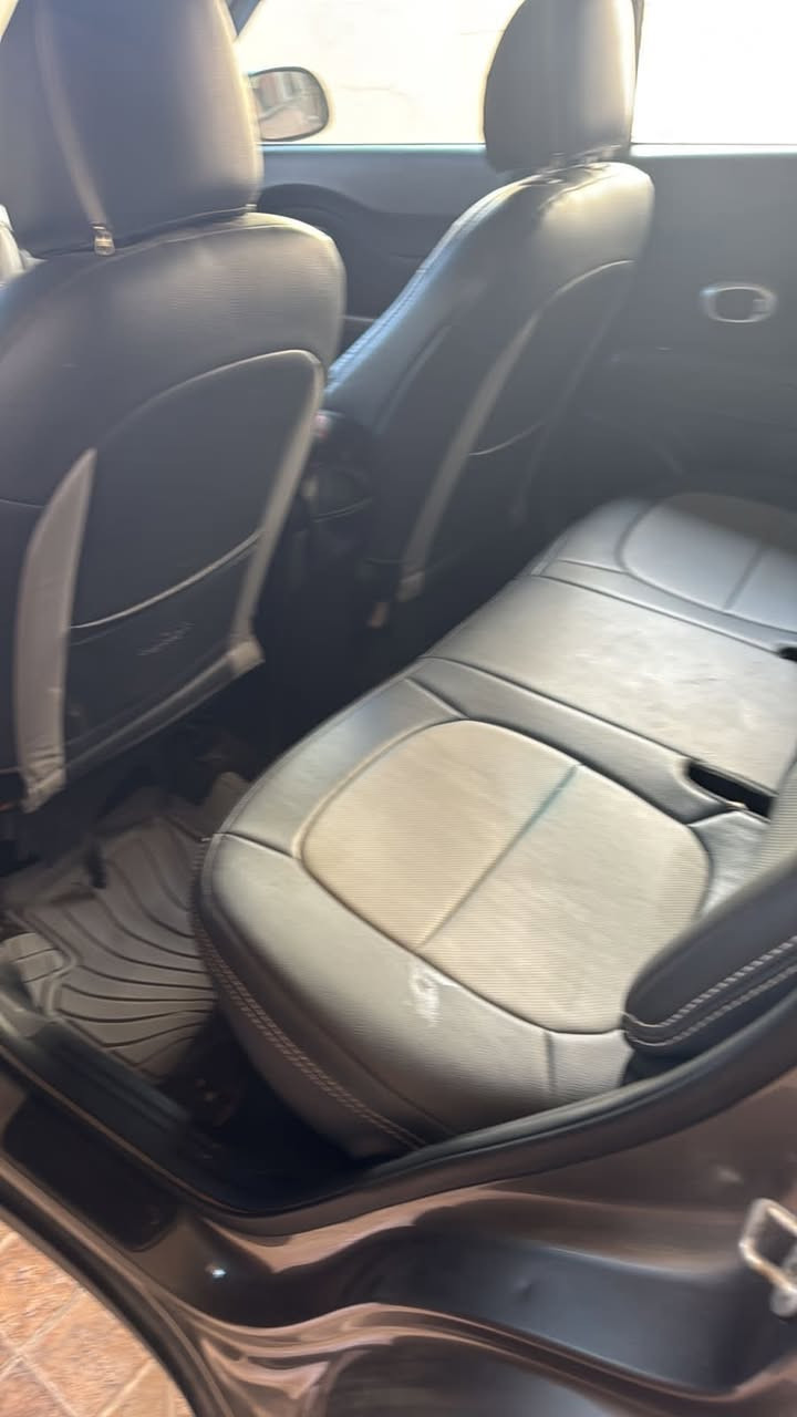 كيا صول 2017
محرك 2000 GDI
مواصفات اعتياديه رقم بغداد باسمي مشروع وطني 
حادث سياره بس بارد باب الصدر والي وراها 
واهنى نصبغ بيها جامرلغ امامي مال سايق
رقم الهاتف : ***********
