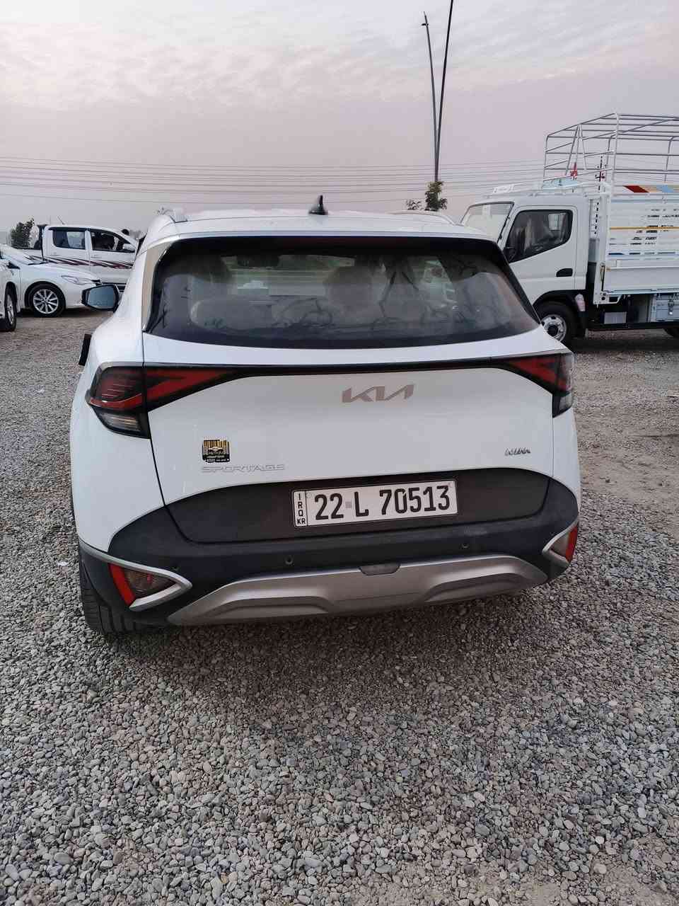 سبورتج 23 خليجي ماشي 34 الف كامل مواصفات عدا الفتحة داخل بيجي رادار بالمراية بيه صبغ شبر بالجاملغ الأيسر والباقي كفالة عامة السعر 210
***********
