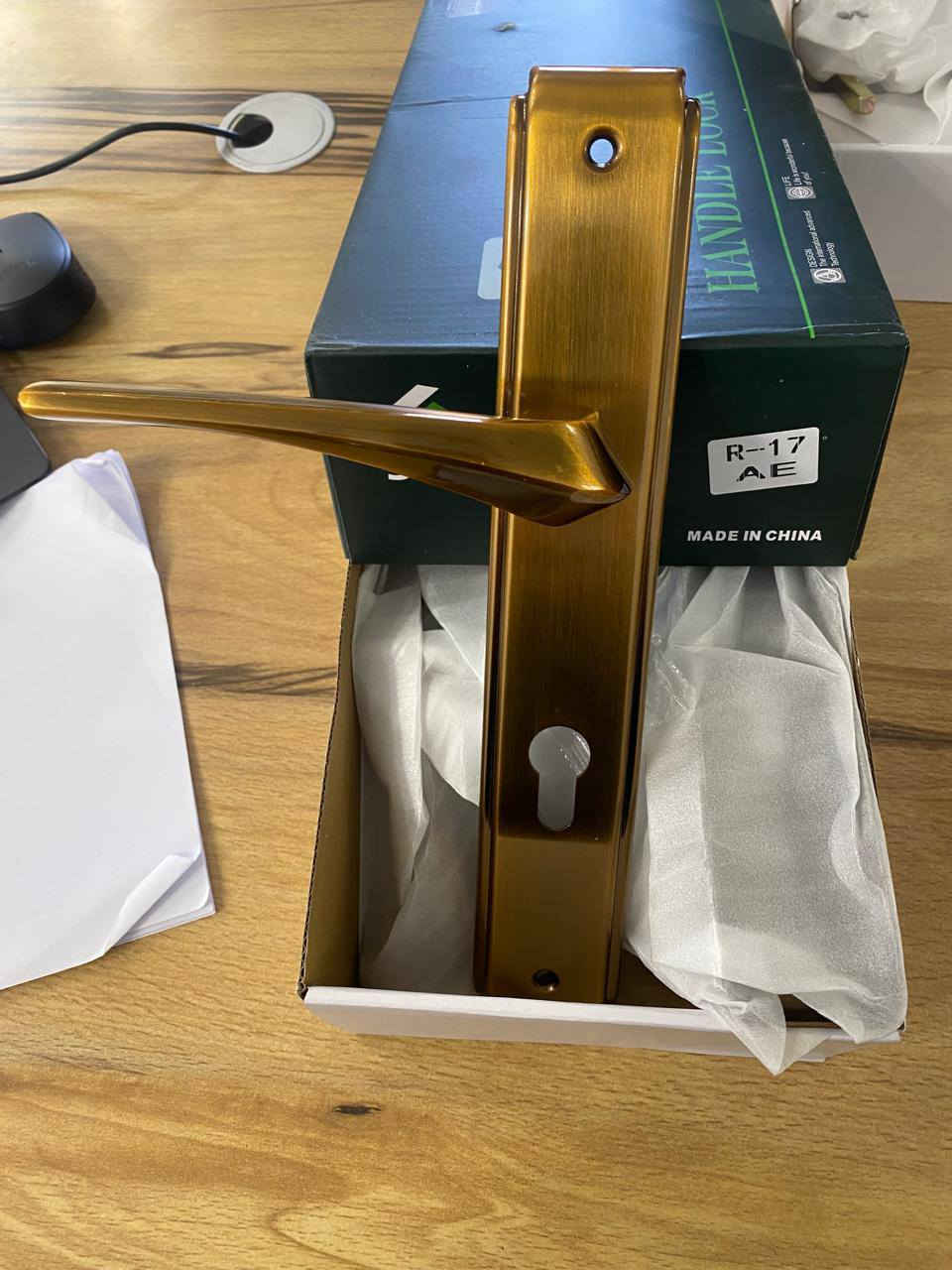 السلام عليكم توفر  لدينا يدة كيلون 7 انج صيني 
بسعر تنافسية عنوان بغداد الشورجة عكد جام محل ياسر العبيدي رقم الهاتف ***********  ***********@#
