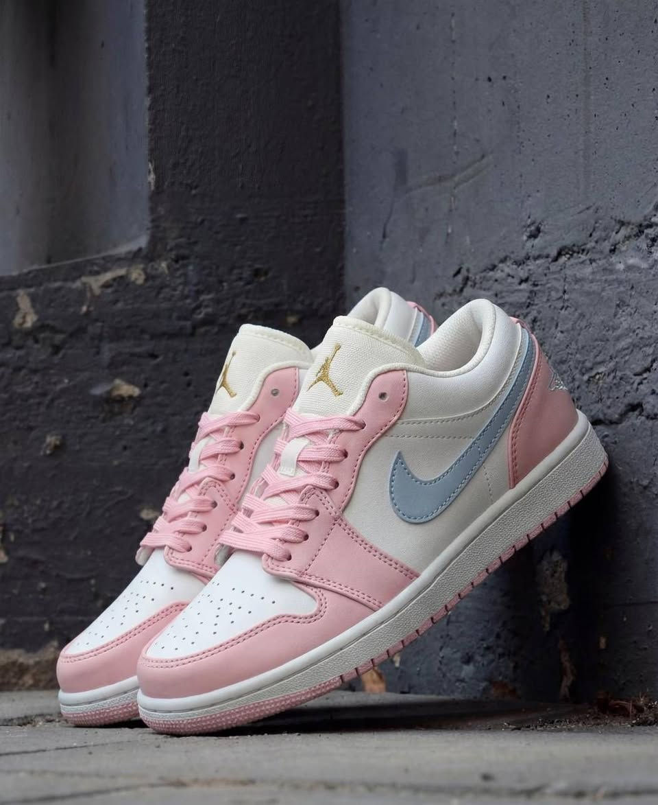 جملة فقط توصيل لجميع محافظات العراق سعر القطعة ١٥$
واتساب***********
