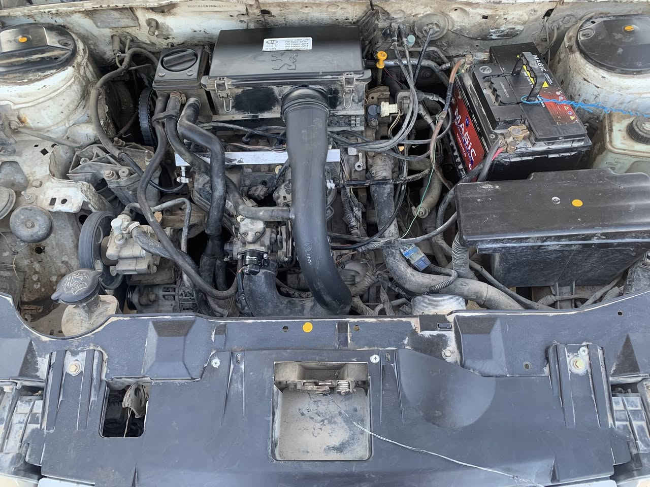 السلام عليكم سياره سمند للبيع موديل 2010 شكل لل11كهربائيات كولها شغاله تايرات جدد محرك خير من الله وگير جديد فرنسي سياره مكفوله بيها البنيد والجاملغ  مكاني كربلاء الحسينيه العطيشي  السعر 31 وبيها مجال بسيط 
***********
