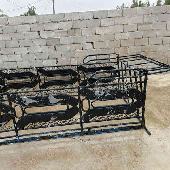 السلام عليكم للبيع محجر كيه خليجي السعر ٥٠٠  الف العنوان واسط الموفقيه ***********
