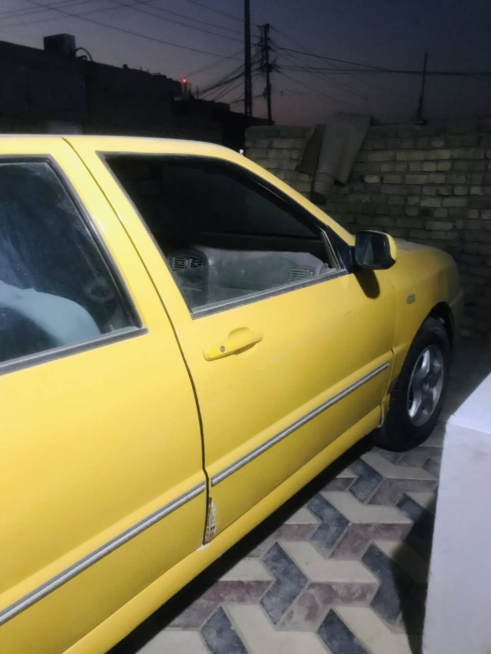 سلام عليكم عندي هاي سياره سعرهه واحد ونص شغاله كلشي مابيهه رقم بغداد كير اوتو مكاني شطره سنويه نافذه معرف شكد عليهه بيع او مروس ب سمند وانطي فرق ***********
