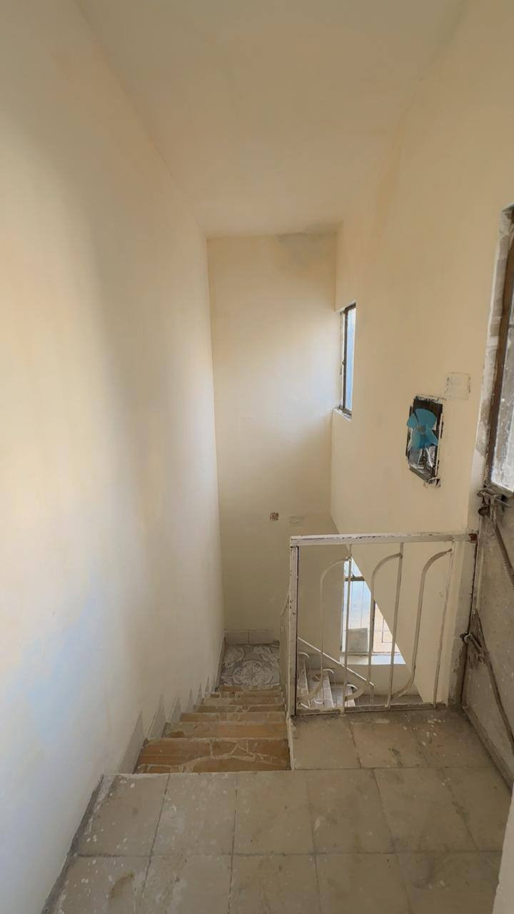 السلام عليكم
دار للبيع مساحه 46 متر عكاده 
يحتوي على غرفتين نوم و مطبخ و خدمات 
الموقع الدوره ابو دشير قرب مدرسه الابطال
السعر 58 قابل للتفاوض 
الاستفسار الاتصال على الرقم 
***********
***********
