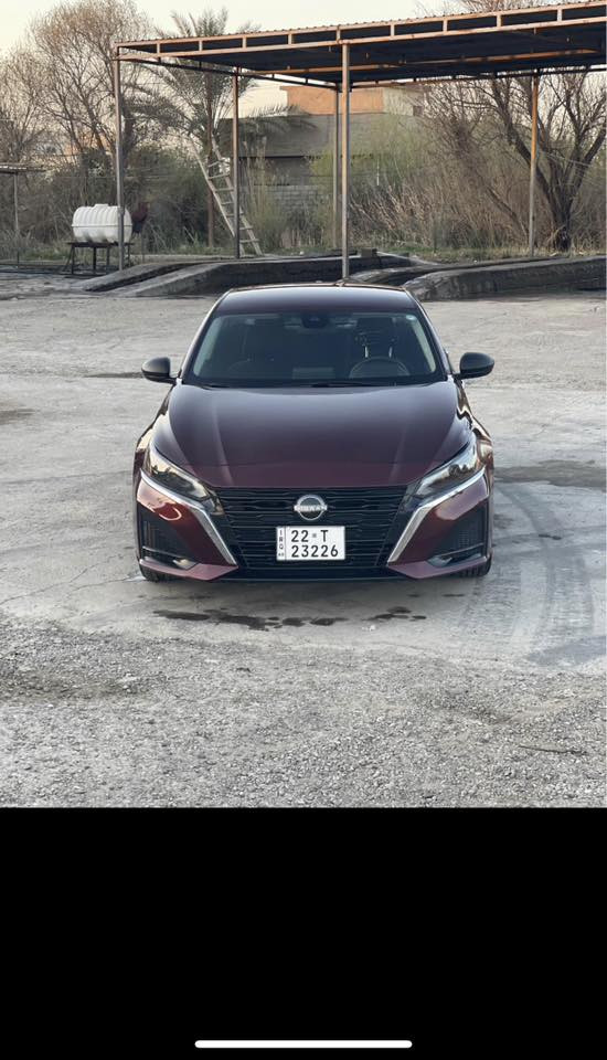 السلام عليكم
نيسان التيما 2024 SV

سياره جديده وكامله وبدون نقص 

ولا كلوب بلدشبول رادارات كامله السياره جامرلغ السايق والباب صبغ

سعره 160 وبيه مجال 
***********
