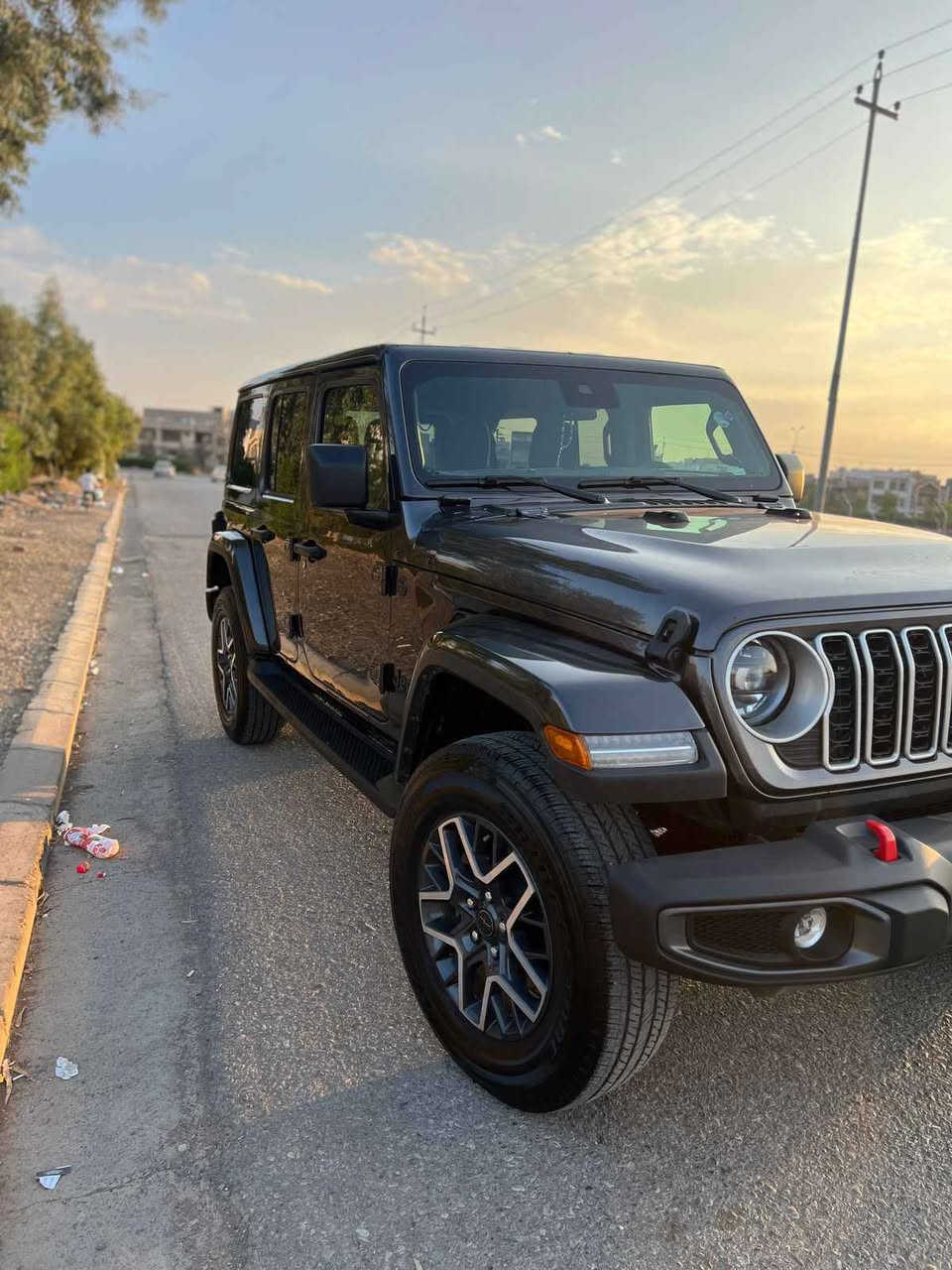 بسم لله الرحمن الرحيم 
للبيع فقط 
جيب رانجلر 2025 مواصفات سحارا 
لون نفطي
ماشي 13 الف ميل
4سلندر توربو
حادث جملغ بوند مبدل بلادى 
ارباك سوكان سستم مع جام
رقم كاتي تترقم شيمال 
فحص و هزا كامل 
باقي فقط ترقيم 
شغل ساعة
كوشن 🔥 
استرن 🔥 
مواصفات معروفه 
سعر 250 ورقه
***********

جيب رانجلر بو فروشتن 
مواصفات سحارا 
13 هه زار روشتوا 
دوو بارجه بلادى كوراوه 
ارباك سوكان سستم 
بونيد جملغ 
جوار بستن 
رقم كاتي أربيل, العراق
