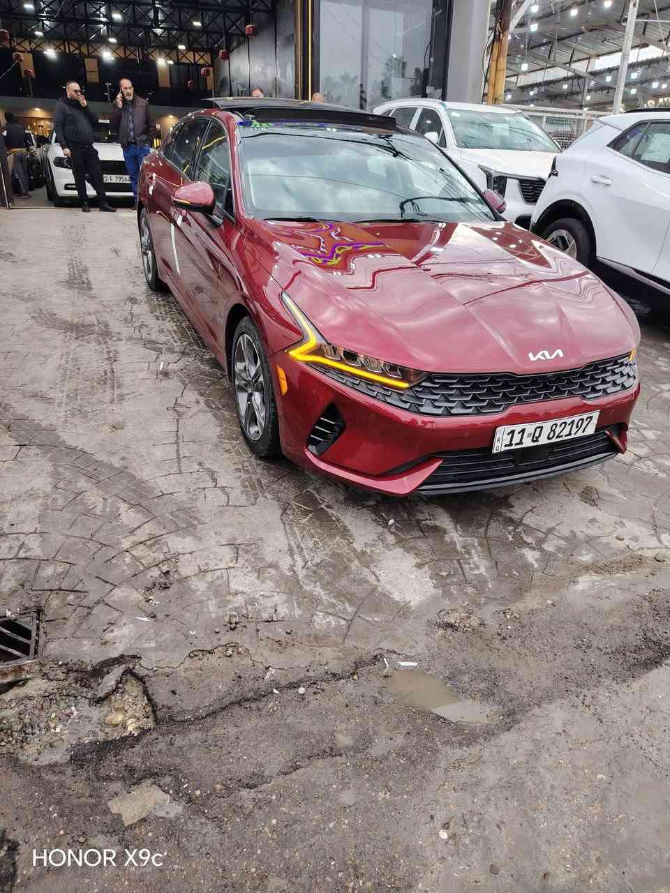 سلام عليكم للبيع كي فايف موديل ٢٣ سيارة فول الفول سعر 190 ورقة بيها مجال للطيبين سكن بغداد رقم الهاتف ***********
