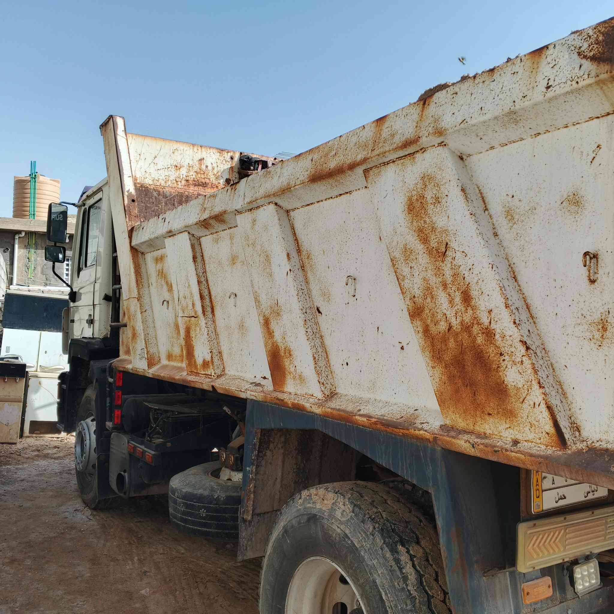 السلام عليكم مان تك للبيع موديل 95رقم ديالى ألماني مشروع وطني محرك سته سوبر تجاره  كير ابو الحصيرة اربعه في أربعة تخم تاير تخم باتري سياره جاهزة تحويل ثاني يوم/للاستفار على هذا الرقم/***********/
