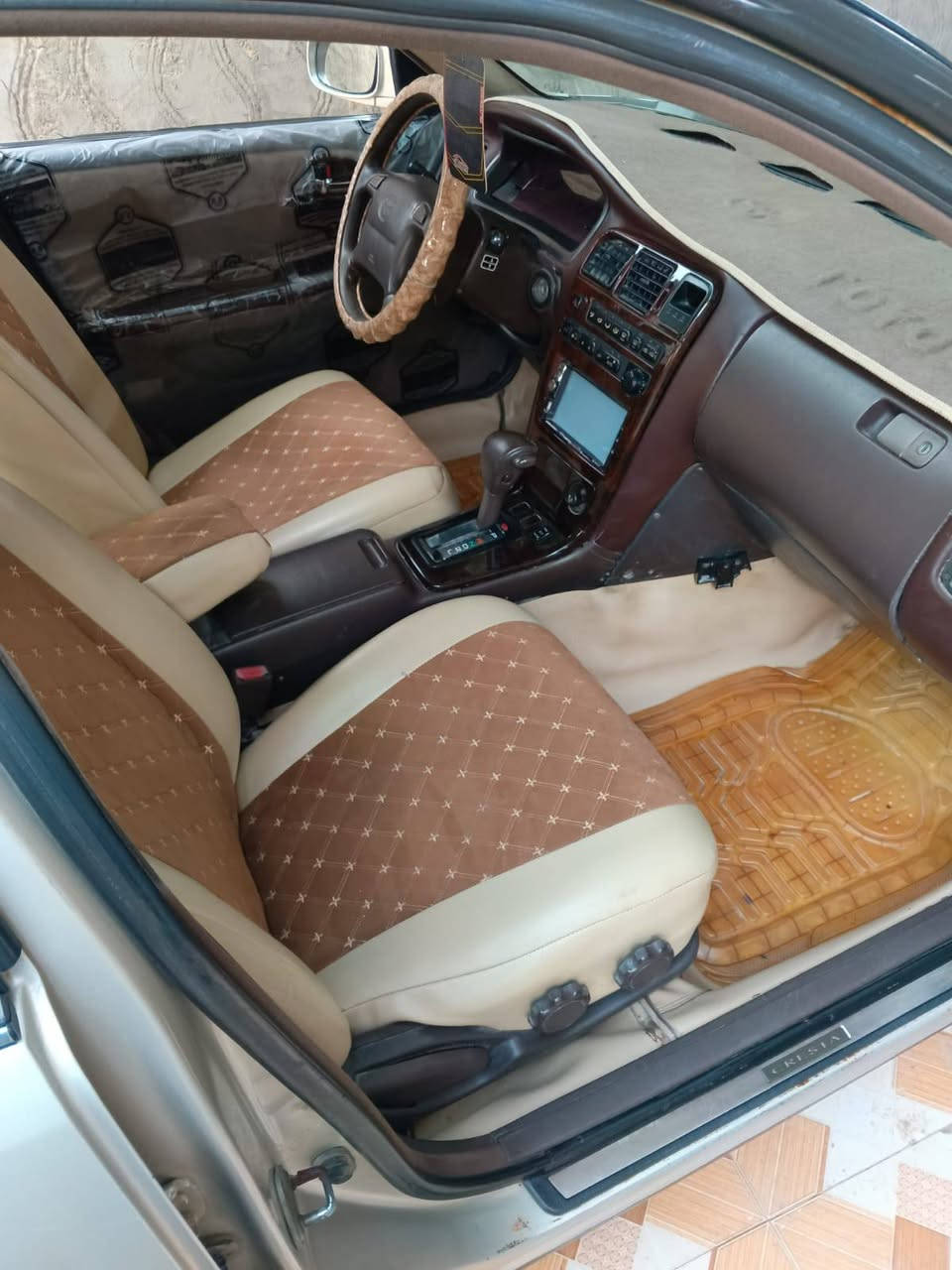 سلام عليكم
كرستا للبيع مكفوله كفاله عامه من الكص والنقل و الضربه 

صبغها البلادي شرط شدت تيب مابيها كير ومكينه خير من الله ونجي رقم نكليزي  قادسية بسمي تبريد تدفئه خير من الله.ماعايزه الف ترايك وين ماتريد  75 وبيه مجال 
مكان مهناوية ديوانية 

***********
