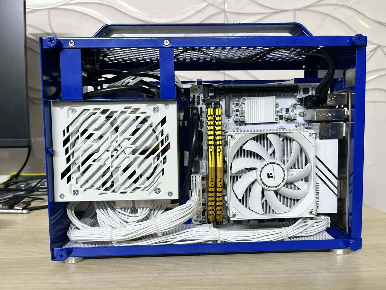 اللهم صل على محمد وال محمد جديد كل القطع ضمان سنة و توصيل موجود 
هاي ميني و الميني تعرفون اسعارهن 
رايزن 5/5600X
رام 16 تردد 3200
كرت شاشة RX6600LE/8G
هارد 512/M.2
مذربورد B450 وايفاي
بورسبلاي 750 واط فول مودلر
الكيس مني T60
السعر 800 الف


**إذا كنت صاحب هذا الإعلان وتريد حذفه لأي سبب، رجاءا أرسل رسالة إلى الدعم الفني**