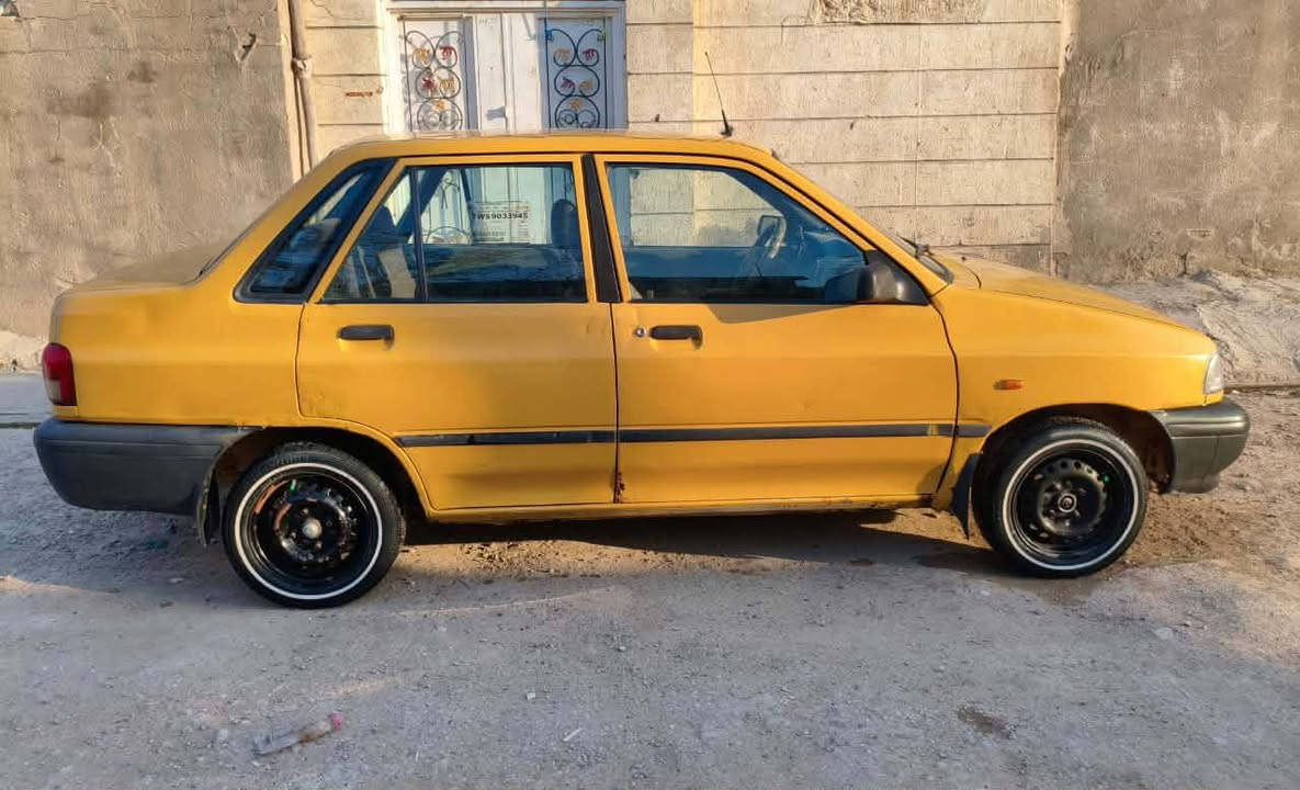 السلام عليكم عيني سايبة للبيع موديل ٢٠١٣مكينة نضيفة لاتنقيص ولاتبخير تبريد شغال بارد تخم تايرات جديد +سبير جديد باتري جديد سيارة بيت نظيفة من كل النواحي (سعر ٢٨) وبيها مجال العنوان بغداد النهروان شارع المستشفى علي صالح/***********
