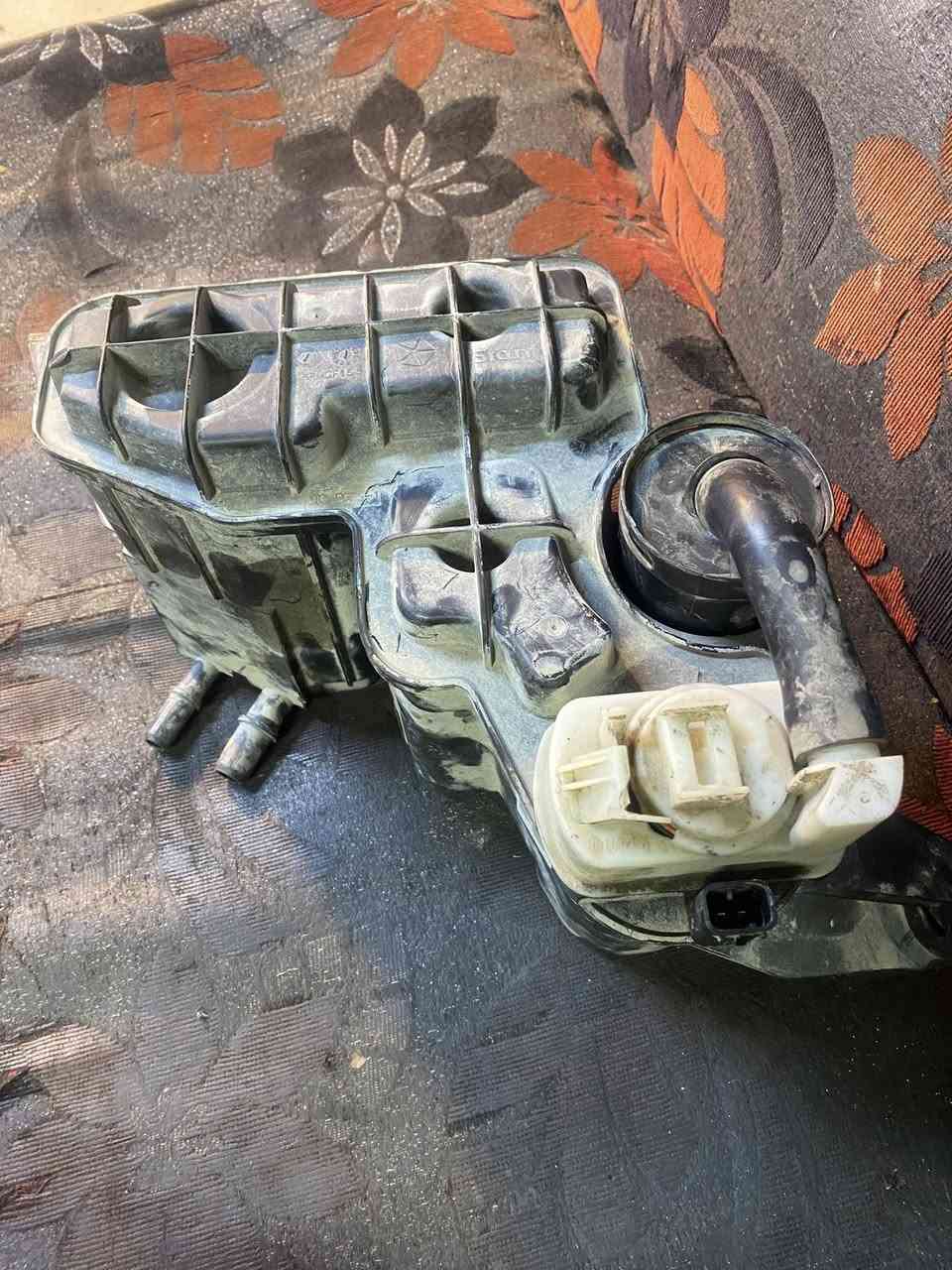 سلام عليكم عندي هاي المبخره مال دوج دارت ٢٤٠٠ موديل ١٤ الى ١٦ نفس الشي للبيع بدلتها وطلع مو منها السبب ابيعها شرط ع الفحص وتاخذها من بيتي اذا بيه اشكال ترجع  مكاني بغداد  المنصور 

‭٠٧٨٨ ٢٩٧ ٠٨٠٢‬ بلال
