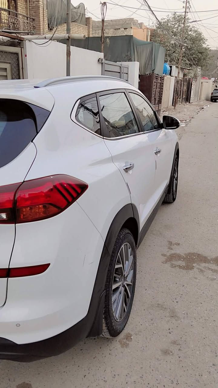 هونداي توسان ٢٠١٩ للبيع رقم بغداد  بصمة ابواب  وبصمة صندوق كشن سائق كهربائي تثبيت سرعة ( كروس) شاحن واير ليس لايتات الامامية وخلفية LED  ثلاجة بجكمجة  وضعيات قيادة ( ايكو سبورت كمفروت) حساسات امامي وخلفي  كاميرة خلفيةدواره شاشه كبيره وبعد بيها مواصفات كثيره
٤ اطارات جديده نوعيه ممتازه وبطارية جديدة السيارة مكفولة من الكير ومحرك مامفتوح بشرط ماشية 106 الف كم حقيقي

مكان سيارة / بغداد البلديات
***********
