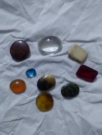 مجموعه احجار  توباز ازرق  ٣٠ الف يماني طحلبي   ٢٥الف يماني مشمشي  ٢٥ ا...