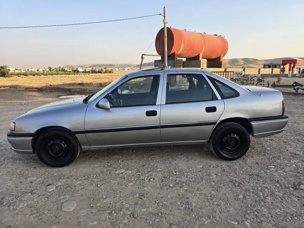 بەناوی خودای گەورەومیهرەبان
                    ***********\***********
ئۆپڵ ڤیکترا مۆدیل 1992 مەکینە 20گێڕ عادی مواسەفات پاوەر abs سڵایت ، بێ خایساتەو شعار نیە (دەعامی بۆدەعامی هیچ لێدراوی نیە) بۆیاخ عامێ دەرەجەیەک کراوەلەسەرساغی بیلادخسوسیە
گێڕومەکینەو ئیلفرۆ بەشەرت فیتر نەسەوت نەبوخارنەدوکەڵیشی نیە تحویل غرامەبڕاوەبەشەرت
تاقم پێش و دوای چرکەی تیانیە
کارەباییاتی هەموی ئیشەکات  گێچ بەنزین حەماوە کیلۆمەتر فڕەی کرین لایت و چواری و فڵچەوئاو برێک دەرەجەیەک ماشااڵڵە سەیارەکە هیچ مەسرەفێکی تیانیە ماڵی دۆستە لەوێنەکان جوانترە بەبینین زۆرجایزە سعری (36)گەڵا مەعمەلەیەکەم شوێن چەمچەماڵ
سلام علیکم اخوان
ئوپل ڤیکترا مودیل 92 محرک 20گیر عادی مواسفات پاوەرabs فتحە سلایت ، ماکوخیاس ولا شعار (دعامی لدعامی ماکو دعم)لاسغیر ولاکبیر بخ عام درجە اولی لجمالیە بیلاد خصوسی
گیر محرک الفرو بشرط فیتر لاسوت ولابخار ولادخان صدر امامی خلفی مزبوط ولاتقە
کهربائیات کل شتغل گێچ بەنزین حەماوە کیلۆمەتر فڕەی کرین لایتات فلچات ماء ماشااڵڵە سیارە ماکو ای مسرف تحویل غرامە گص بشرط سعرها 36 ورقە بیە مجال بسیط مکان جمجمال شمشمل, السليمانية
