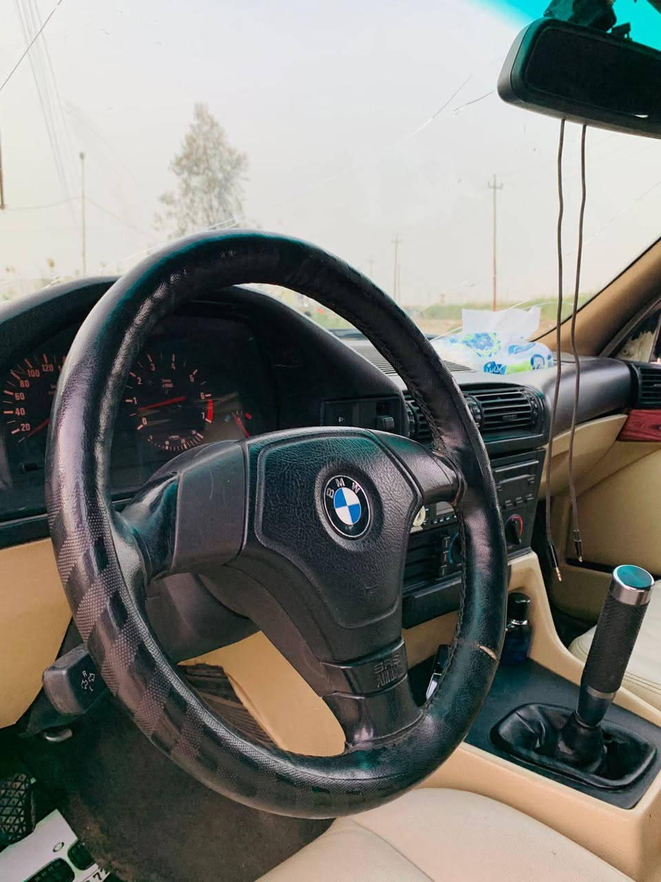 بي ام دبليو 1991 موديل  525i 

محرك 25 مسكر فاينوس 

اصل مسكر 

باتري جوه الكشن 

كير عااادي جاترك 260 

شورت شفت وقبضه رياضيه

ويل رنك وتخم تاير انتاج جديد

4 جام كهرباء 

لايتات دخاني 

السياره بيها ضربه جاملغ خلفي جهة السايق وطخه بسيطه بجاملغ الامامي جهة السايق

المحرك بي رنكات وتنقيص كلش قليل 

رقمها بغداد وبسمي ثاني يوم تحويل 

مكانها بغداد

للاستفسار 

***********
