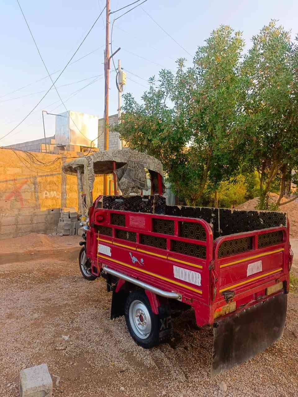 السلام عليكم ستوته للبيع موديل 23 بعد زيرو ما ابيها شي الاوراق جاهزه باسم محمد مزهر كامله مكمله جاهزه للشغل ستوته مال جناي السعر مليونين ونص ابيها مجال مكاني الرمادي 5 كيلو ***********
