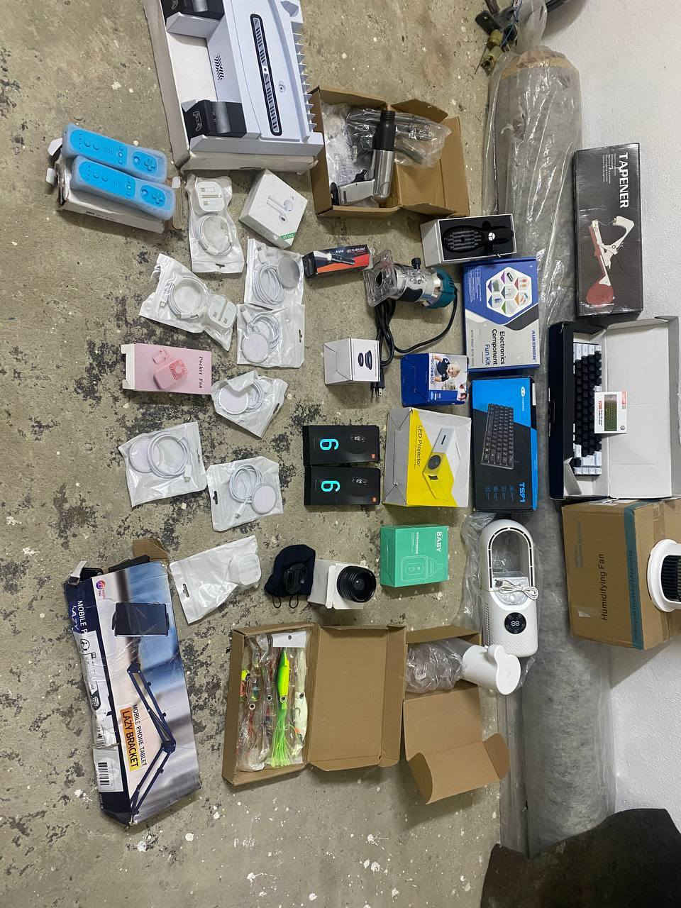 السلام عليكم
غراض امزون شرط كلها شغال  ابيع شلعه كلها قيم اذا سعرك عجبني ابيع 
مكاني موصل حي رشيديه  ***********
