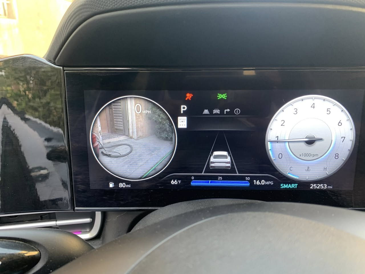 سلام عليكم النترا موديل ٢٤ ماشيه ٢٥٠٠٠السياره بيها تبديل جاملغ ابلادي  وبنيد تجاري وخشم الغد  السياره جديده بمعنى الكلمه السعر بدون لوحات ١٦٠ وبيها مجال بسيط للشراي  للاستفسار الاتصال على الرقم ***********👍
