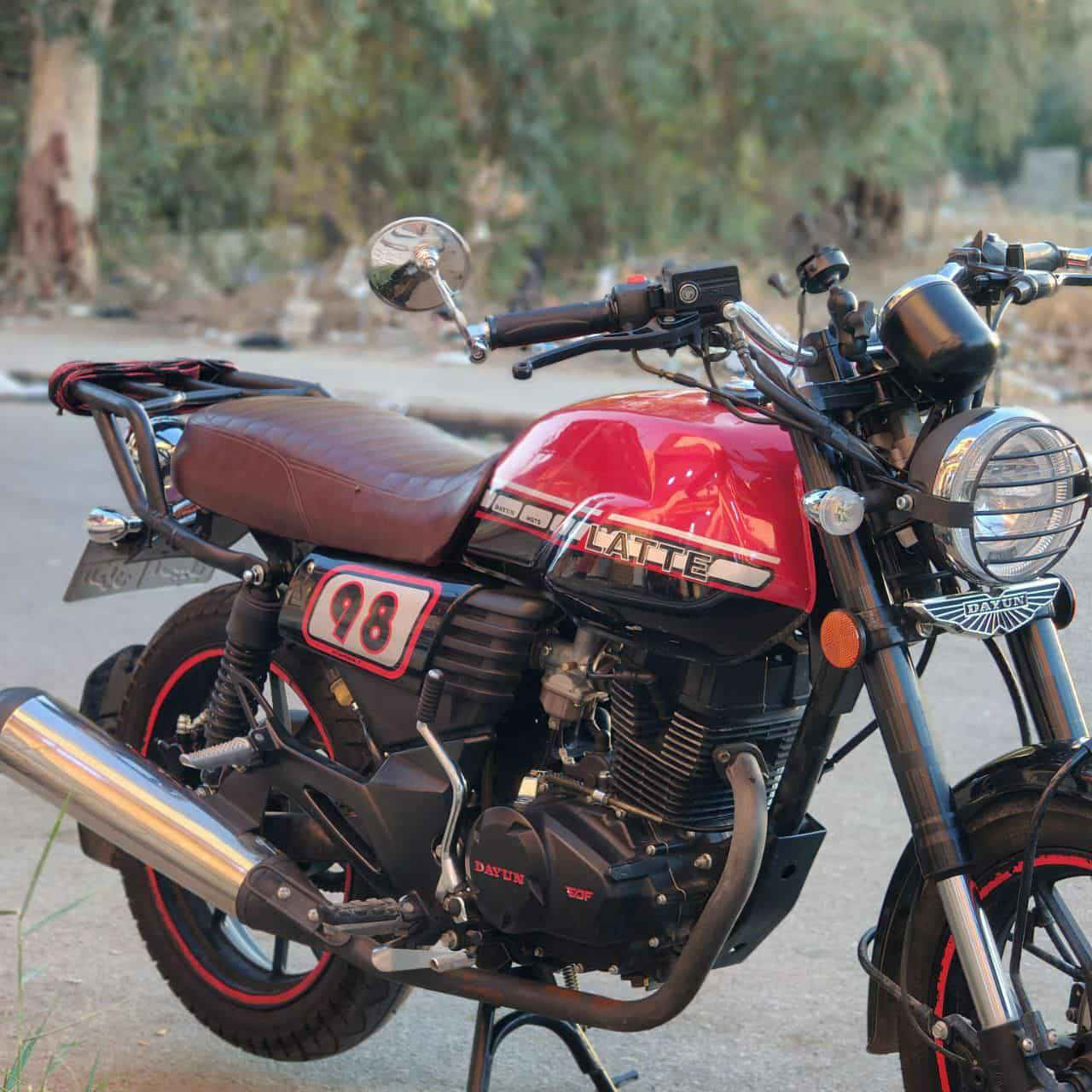 لايتي 25(رقم وسنويه اربيل )  
1_ ماطور دايوند لاتيه مديل 2025 
2_ مرقم كامل شرط تحويل 
3_ ماطور ماشي 9000
4_جديد تجي او تجيب ويك فيتر تجي أجيك الماطور زيرو 
5_سعر  مليونين 650 الف او بي مجل شي قليل للاستفسار 
اتصل على الرقم *********** 
مكاني موصل
