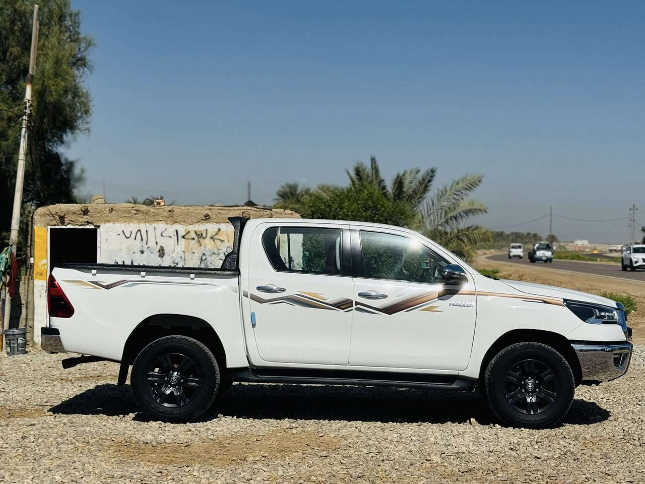 هايلوكس2024 فورويل4x4أوتوماتيك فول 1/1 كفاله عامه اخت الزيرو سعر جداً مناسب ***********

