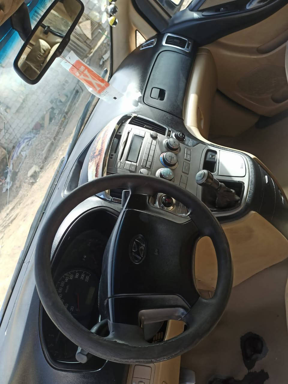 سلام عليكم ستاركس البيع موديل  2009 مفتوح بسمي مداور ثاني يوم مصفرة هيئة ومرور سنويه ال 2028 كهربائياته كله شغالة. تبرد شغال تخم تاير  حدادية أمامية  وخلفية 80 بل 100  مكينة بية تنقيص جاملغ  المامي اليمنة مبدل ماوصل  الدواخل  جاملغ الخلفي بيه دحجه  يم قبق الكاز ماوصل الدواخل
رقم السيارة قادسيه  انكليزي 16
العنوان. قاسية  السعر 122$ وبية مجال 

رقم الاتصال ***********
