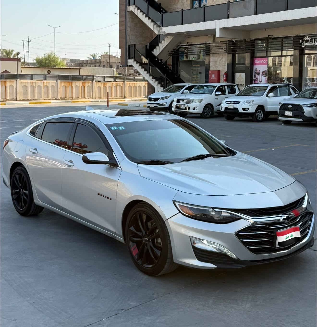 السلام عليكم شبابنة الطيبة
من رخصة الأدمن 

للبيع Chevrolet Malibu 2020 1500T BLAK  فول مواصفات العلامة السودة ماشية 87 km 

  

 1- فتحة سقف بانوراما .

2- شاشة جبيرة Car Play .

3-بصمة تشغيل + بصمة ابواب .

4-كشنات جلد بلادي .

5- كشن سايق كهرباء .

6- ويل بلادي كروم 19 .

7- تحكم ستيرين .

8- كشنات تدفئة تبريد .

9- تدفئة تبريد الستيرن .

10- نظام اوتو ستوب .

   (وموصفات الماليبو معروفة أخوان) 

السيارة حادثها جاملغ وبنيد صبغ بدون دواخل وبيها بارد بالهلال لخلفي لخلف باب الصدر وبارد بالجاملغ الخلفي جه السايق صور الحادث والسونار بالمنشور 

السيارة نصبتها احلى من الصور بيها دخان من صالنصة ويه التبريد ماعرف سبب من التيربو لو من الدهن بس اني تيربو مبدله جديد والمكينة والكير كفالة تبريد السيارة ثلج مبدل منظومة تبريد كاملة قبل اسبوع بدلته السيارة خير من الله ترايك وين متريد

والسيارة نقوصاتها زوج تايرات ودبلات أمامية 

تفاصيل اكثر اتصل وتدلل

السعر 110$ عليها غرامة 550 الف ينزلن من سعر السيارة 

مكان السيارة بغداد/حي الخضراء

هـ ***********
