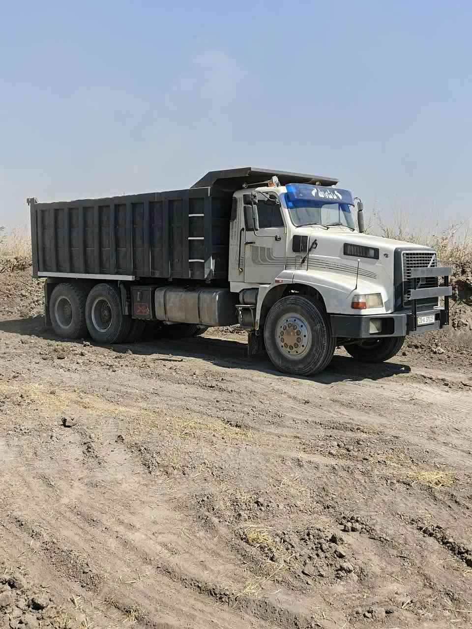 سلام عليكم فالفو للبيع موديل ١٩٩١  للستفسار   ***********
