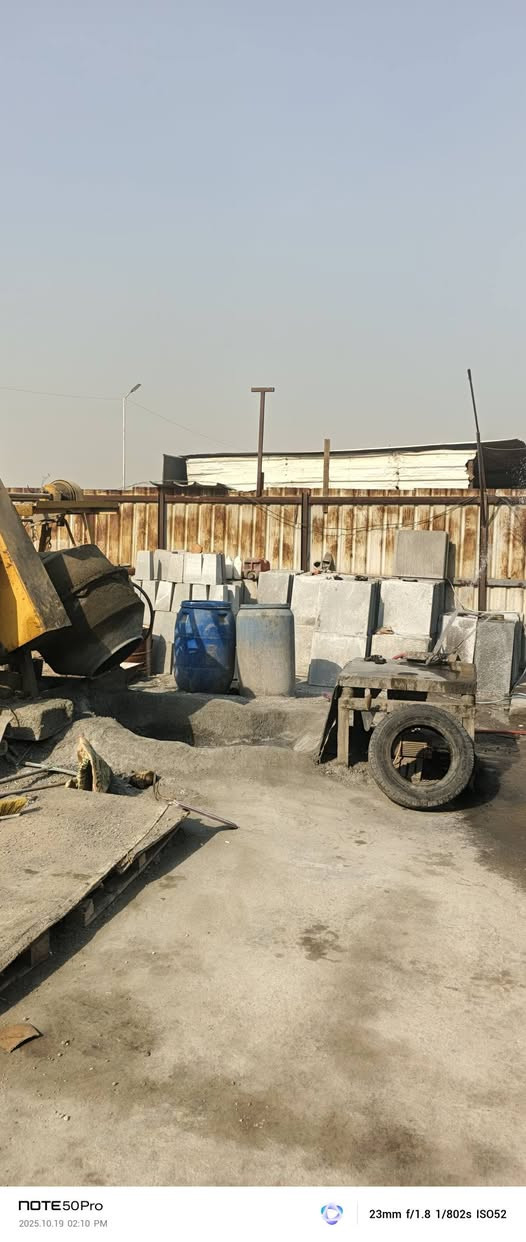 السلام عليكم ورحمه الله وبركاته يوجد لدينا معمل شتايجر وزفت وماستك وفلان كوت جسر ديالى القديم شارع المخازن قرب جامع طه الهاتف***********
