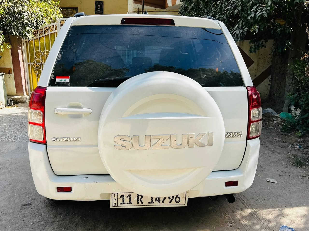 سازوكي ياباني  وارد خليجي موديل 2012
مكينه 2400 اربعه سلندر دفع رباعي رقم الجديد بغداد باسمي السياره هزه جديده  تاخذ مني  التحويل  السياره  خير من الله محرك و كير  صدر و حداديه  امامي و خلفي كله وكاله  و تبريد كله كفاله ادامه عامه مسويلها للكهربائيات  تخم تاير  جديد باتري جديد السياره ضربته جاملغ الايمن الامامي و طخات بسيطه و صابغيها صبغ عام  السياره شاشه و كامره  جاهزه مال جناي ما بيه اي نقص السعر 89 و بيها مجال  مكان السياره بابل محاويل 

*********** متواجد فقط اتصال
