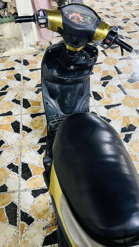 سلام عليكم داجه دولفين للبيع سعر ٢٠٠وبيه مجال داجه هندر واحد كوم حديد 
***********
