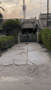 دار قديم للبيع في منطقه العامريه مربع المحامين شارع فاظل عواد موقع جدا...