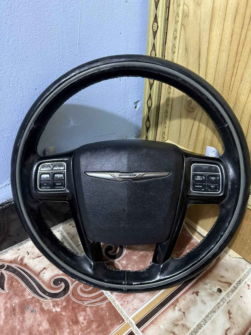 السلام عليكم 
دركة اوباما. 2014. فول بلاتينوم ام الشفتات كاملة مع لايرباك بلادي السعر. 150 الف. 
دركة اوباما. 2021 فول تدفة كاملة مع الايرباك.بلادي. السعر. 150 الف 
امانت اللة من امريكا للعراق ما مشدودات علا سيارة. والسعر بلاش ترة. هاتف. *********** بغداد.
