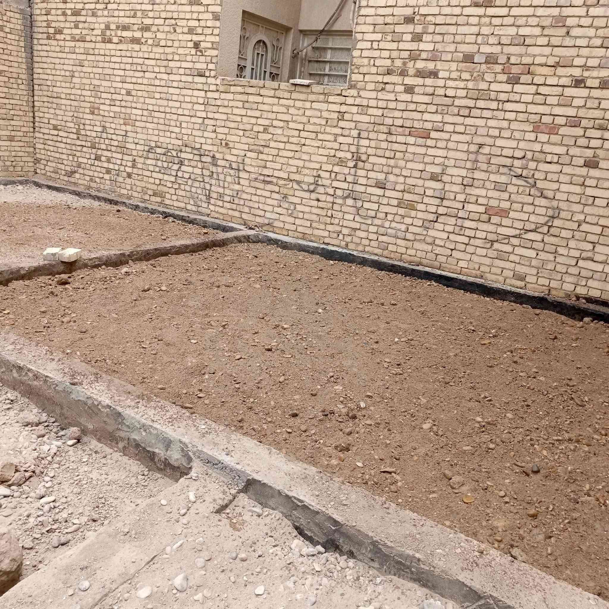 السلام عليكم قلع قطع مع دفن جلمود وسبيس وحادله دفن بتلوات معه  تزفيت بنسب الاسعار في ميسان  العمارة هذي رقمي ***********( بنسب الاسعار)
