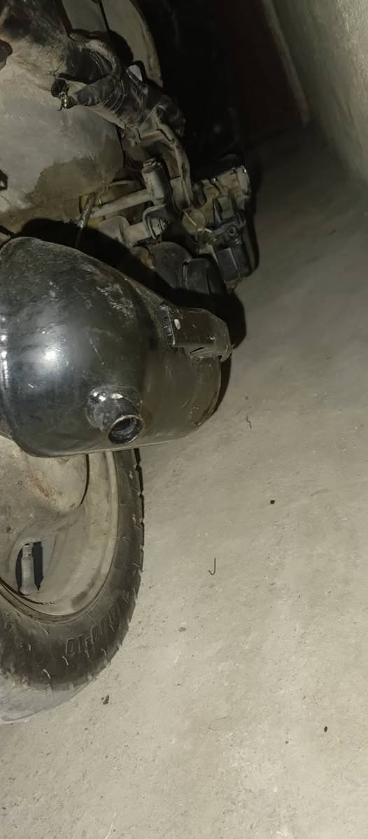 سلام عليكم دراجة للبيع بيجي حربي المكينة توني شديتهة مال حاوية الدراجة يعني صدك ناعمة كلش التأيرات جدد تجي تفحص وتاخد المكان بو الخصيب عويسان شارع القصور السعر 200 وبيهة مجال للشراي مال تجي وتكلي رالية ترة رمضان وماكو دراجات هذا رقمي موجود واتساب ***********
