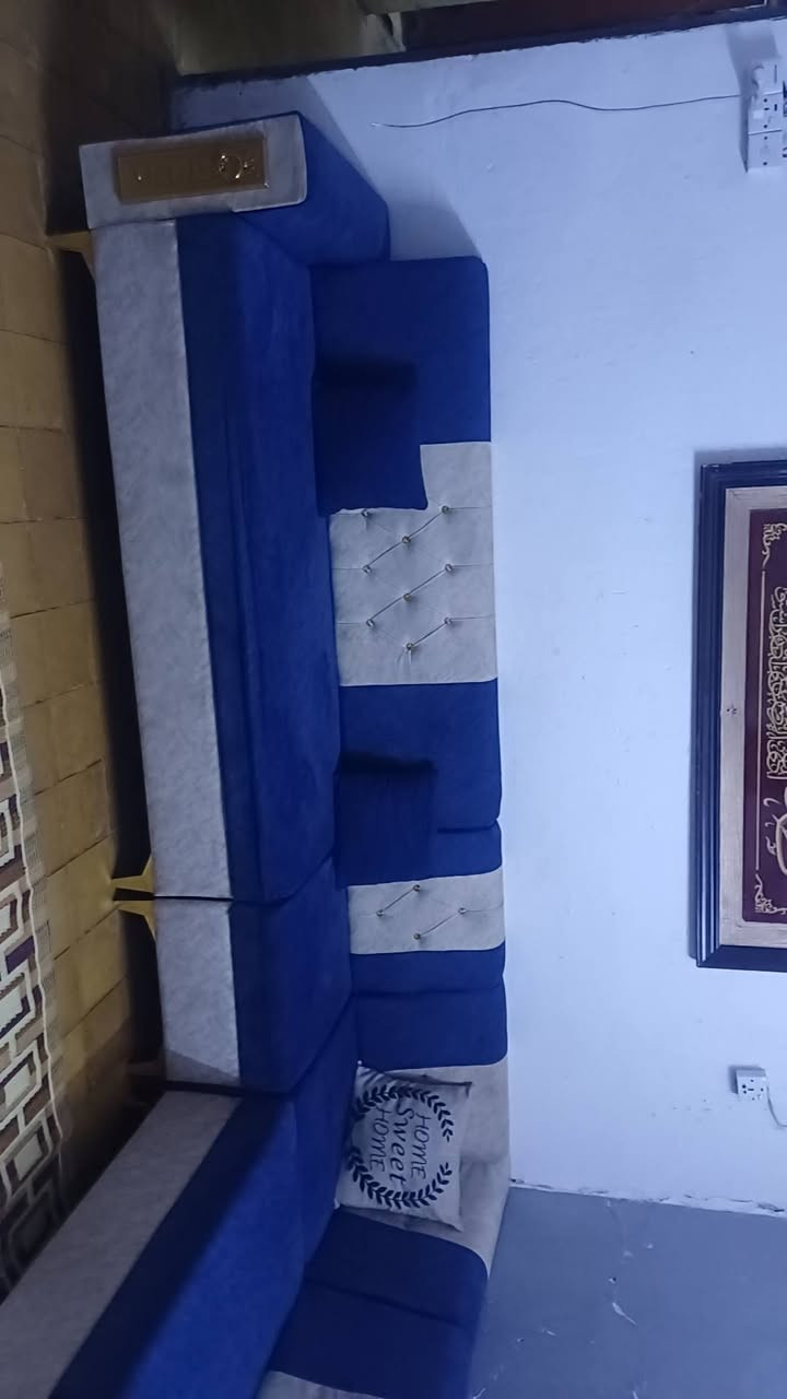 ديوان للبيع ١١مقعد سعره ٣٠٠وبي مجال


**إذا كنت صاحب هذا الإعلان وتريد حذفه لأي سبب، رجاءا أرسل رسالة إلى الدعم الفني**