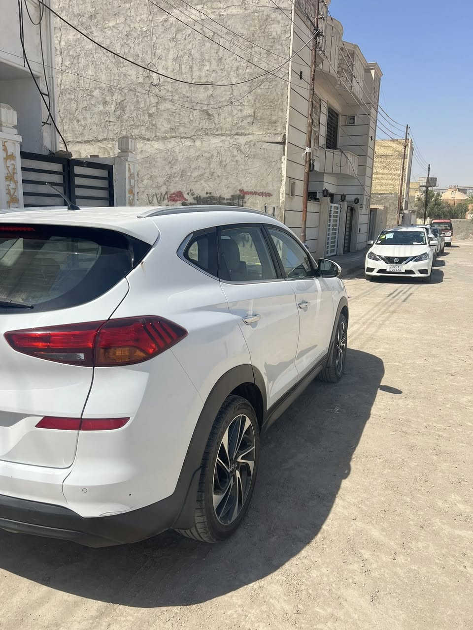 سلام عليكم ورحمة الله وبركاته 
توكسان مديل 2020 فول موصفات ماا عدة الفتحة 
مري شفط كشنات كهرباء السيارة خليجي بيهة بارد بل باب مال سايق فقط وبارد قليل تكدر تشوفة بل سونار ولسيارة ماشية 99 االف كهرابئيات فول محرك فول كير فول تبريد فول السيارة خير من الله السعر 197$ وبيهة مجال للشراي  

*********** رقم بي واتساب
