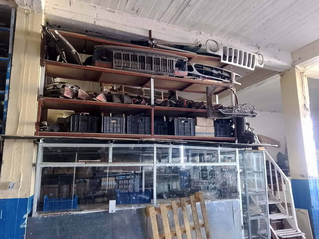 كراج كامل للبيع مواد امريكي مشكل جديد و مستعمل رقم الواتساب*********** السليمانية, العراق
