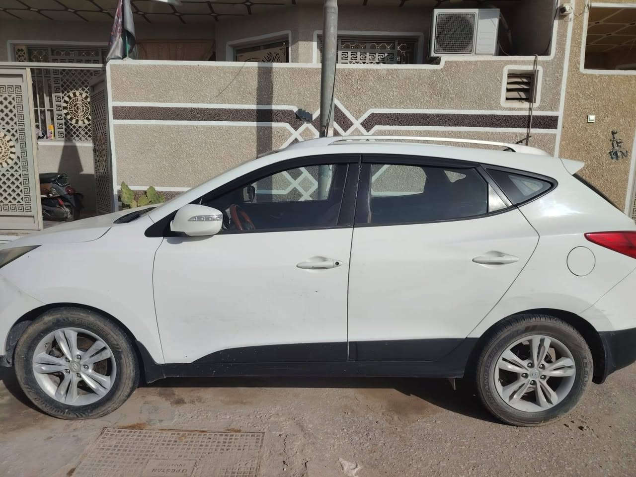 سلام عليكم
توسان موديل 2013 خليجي 
مواصفات معروفه فول محرك ٢٠٠٠ دوش بلادي قطعتين تبريد
رقم بغداد مكاني كربلاء سعر 140بيهه مجال
سونار موجود بل منشور 
ترهم مراوس 
استفسار أكثر تصال على رقم مكلف بل نشر هاتف
 ***********
