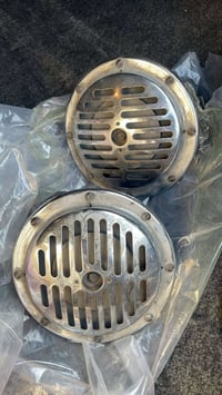 للبيع هورنات موسسه داخلهن السعر 275 وبيهن مجال ‭0787 982 0677‬