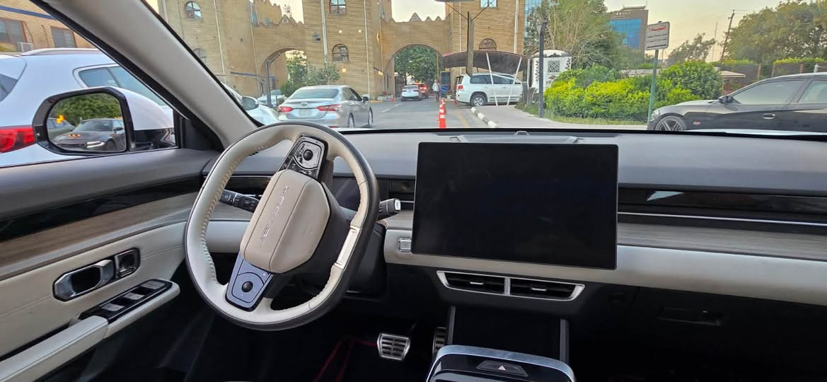 جيتور داشنك لاكجري للبيع 
موديل ٢٠٢٥
ماشية ٢٨٠٠ كم
محرك ١٦٠٠ 
ضمان هارلم
٤ كاميرات
بانوراما فتحة سقف
رادار أمامي خلفي
صندوق كهرباء
قبضات الباب كهربائية
كرسيين كهرباء
گير تعليگ
شاشة اكبر حجم
شاحن وايرلس
تبريد أمامي خلفي
إنارة محيطية
السعر ٢٨ مليون ونص
التواصل على الرقم ***********
