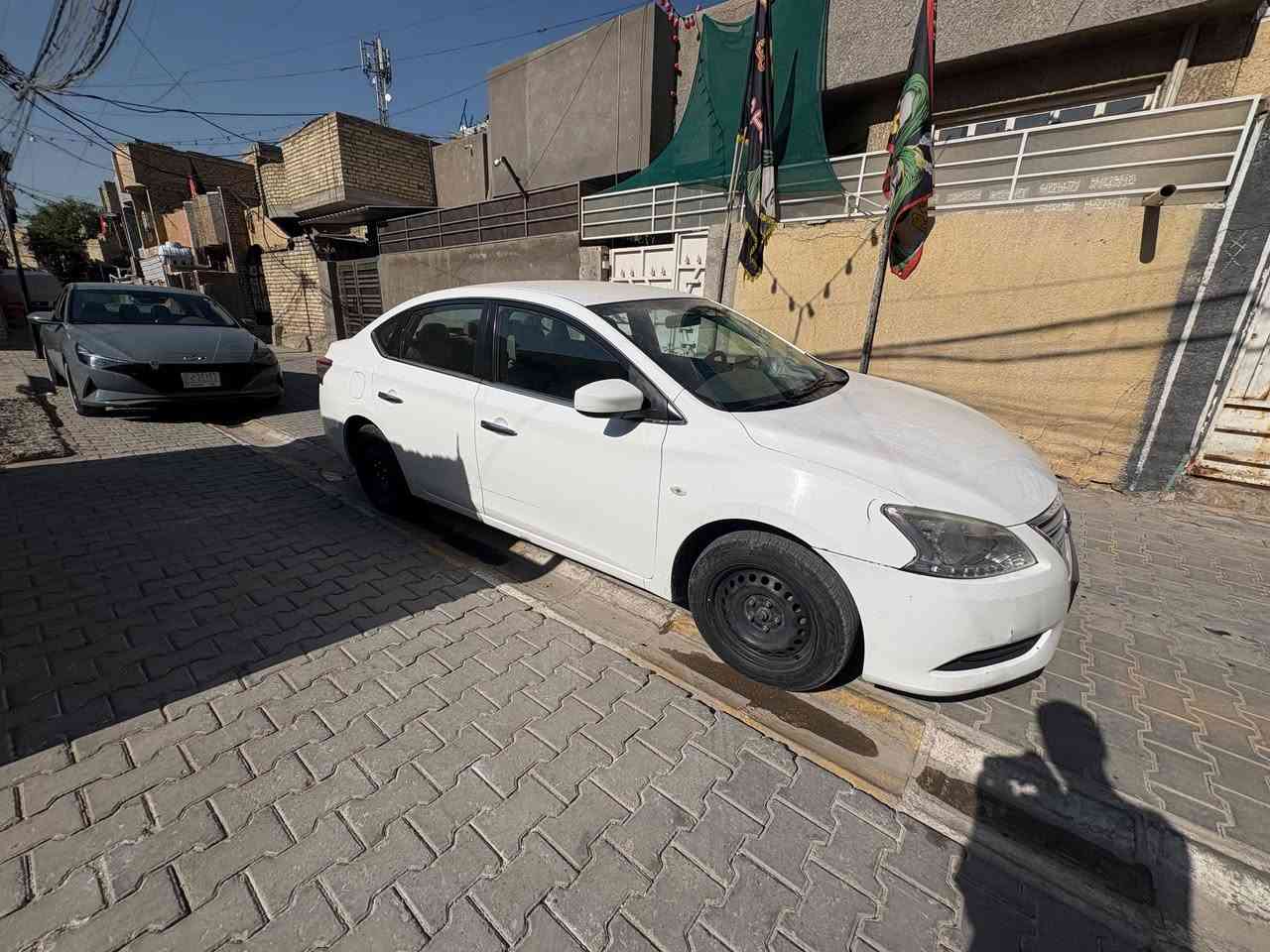 السلام عليكم 
نيسان سنترا للبيع 
السيارة خليجي مواصفات SV
السيارة نضيفة 
فقط البنيد بيه صبغ شبر  
ممشى السيارة 80000 km 
العنوان بغداد حي اور 
السعر 120$
رقم الهاتف 
*********** متواجد واتساب واتصال
