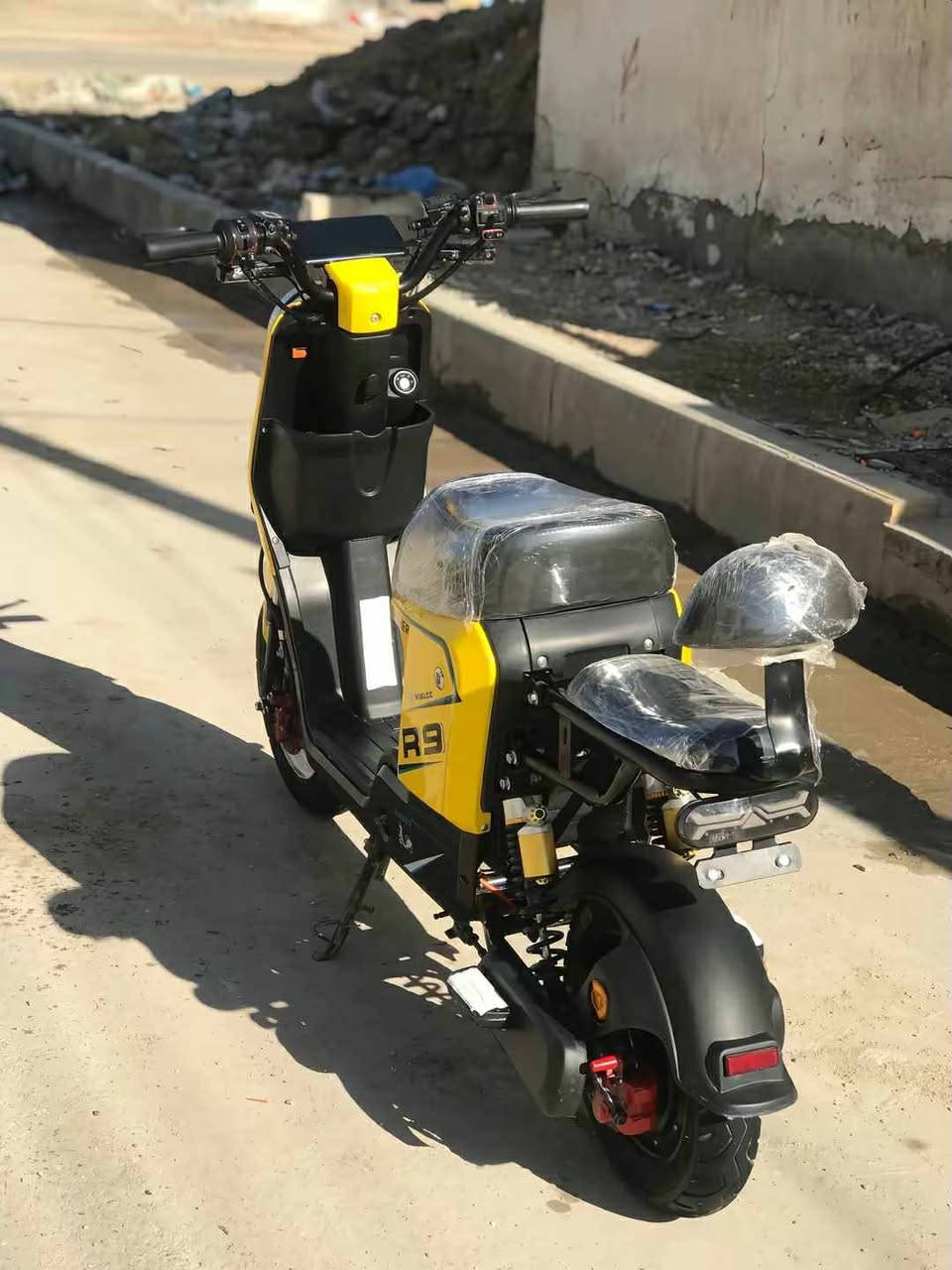 دراجه R9 جديده مده الاستعمال شهر و 25 يوم الشركه ونلي بطاريات 5 دبل حجم كبير نضام رجوع للخلف R ونشرات سرعه 75 إلى 70 تمشيك 45 كيلو إلى 50 بصمه زائد سويج نضافه درجه أوله مكاني ناصريه مركز السعى 475 وبي مجال للطيبين


**إذا كنت صاحب هذا الإعلان وتريد حذفه لأي سبب، رجاءا أرسل رسالة إلى الدعم الفني**