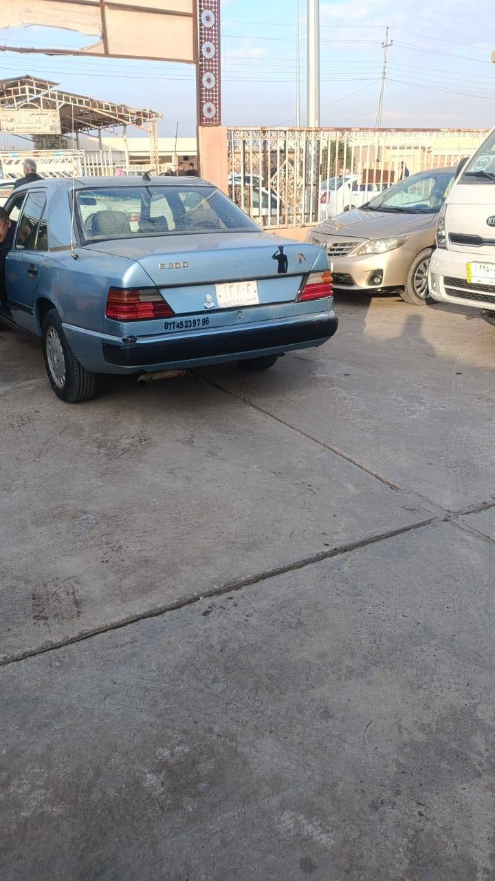 السلام عليكم مرسيدس للبيع  سنويه موجوده بس راعيها ماندلو مراوس بمكصوص ملكه أو اڤنتي. صدر جديد تايرات كشره نضيفه   كير ومحرك شرط محرك بطه مكاني صلاح الدين بيجي سعر 33وبيها مجال الرقم***********
