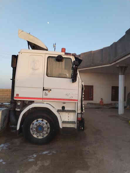 سلام عليكم سكانيه للبيع ١٤٣ مكينه ٨ كير ٣ ب ٣ سنويه بسمي لل ٣٠ تبريد بلاد شغال تخم تاير بم جديد دبل تانكي كاز سياره خير من الله ويل كب ستيرن بريك جديد سياره سبرنك سعر ١٢٠ بس راس وبيه مجال
للستفسار على هاذا رقم ***********
