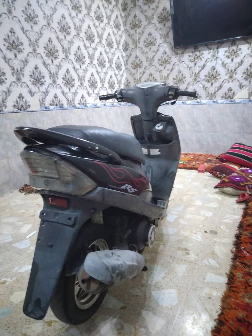 سلام عليكم ماكس عدله باله ستوها طالعه من لباله لدراجه خير من لله ختم واحد ويه لمكينه لسعر ٩٠٠ وبيها مجال بصيط  اتصلل وتدلل ***********
