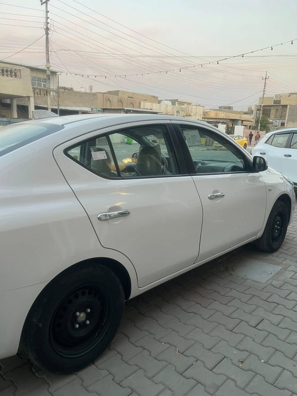 نيسان سني  هندي موديل 2024
ماشيه 20الف مدوشمه ارضيه وتنته وكشنات 
سياره جديده ومناقصه كلشي مكفوله من كلشي رقم بغداد 
السعر 122 وبيه مجال 
***********
