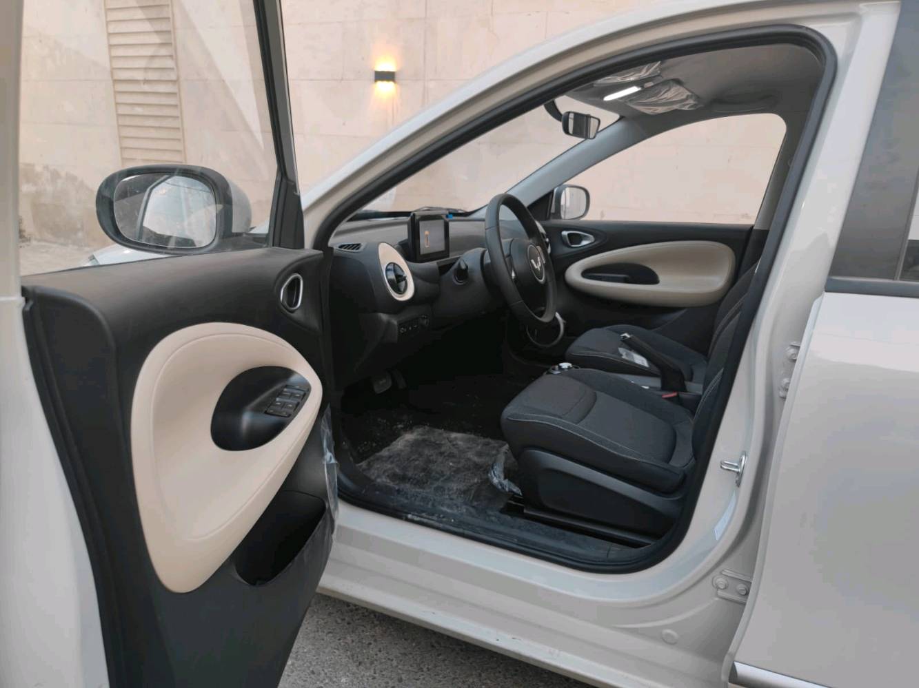 سيارة ولينج بينجو Wuling bingo 
موديل 2024 كهربائية بالكامل فقط ع شحن
تمشي 203 كم بالشحنة الوحدة 
ماشية حاليا 34 الف كم 
وارد صيني مكفولة دخول زيرو 
سعرها 95 ورقة و بيها مجال 